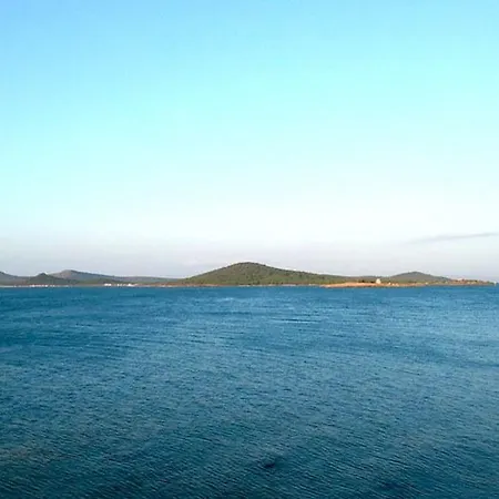 Cunda Kivrak Hotel 2*