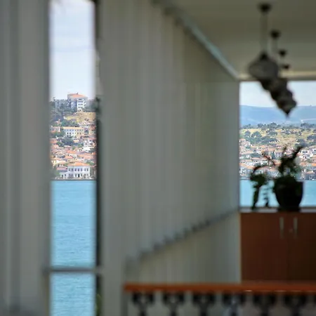 Cunda Kivrak Hotel 2*