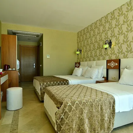 Hotel Cunda Kivrak 2*
