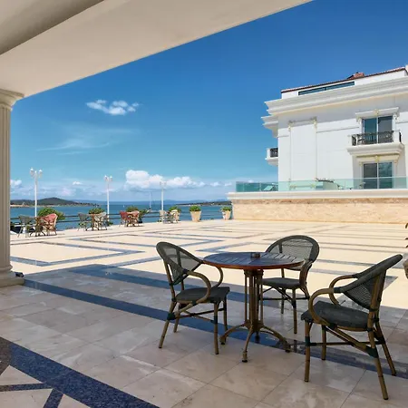 Hotel Cunda Kivrak 2*