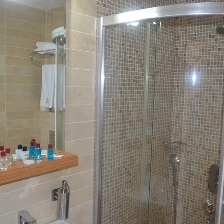 فندق كوندا كيفراك