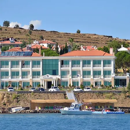 فندق Cunda Kivrak 2*